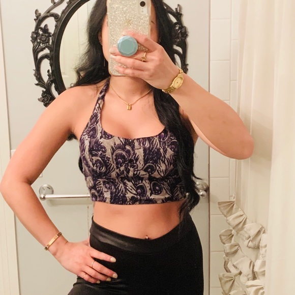 👚 UO STARING AT THE STARS HALTER CROP BRALETTE - Picture 2 of 3